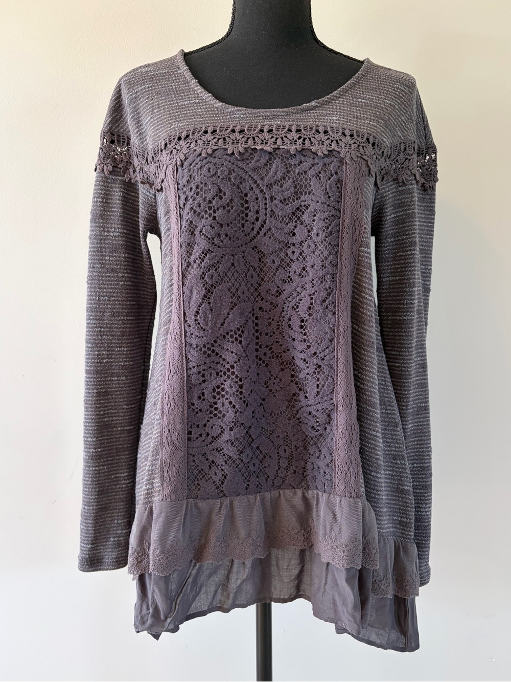 Women's Meadow Rue Grey Lace-Front Long Sleeve Top Blouse size M